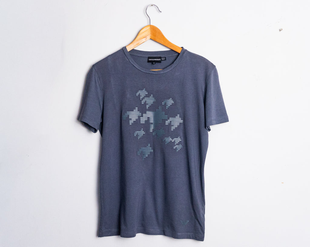 Polera Emporio Armani gris estampada — Talla S