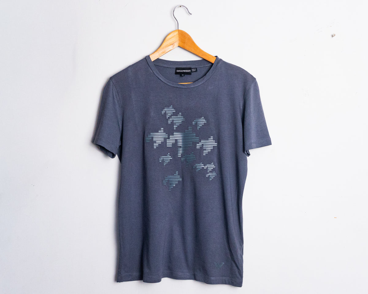 Polera Emporio Armani gris estampada — Talla S