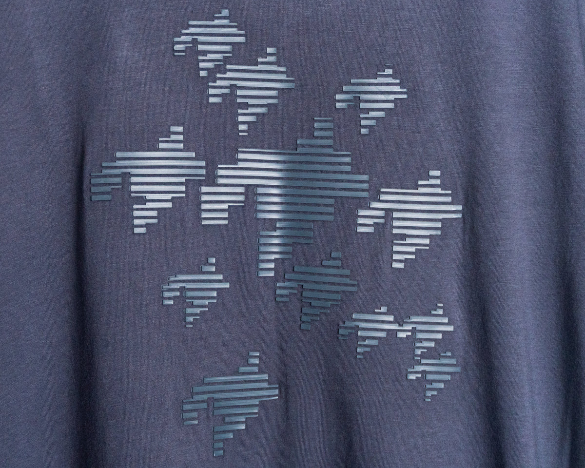 Polera Emporio Armani gris estampada — Talla S