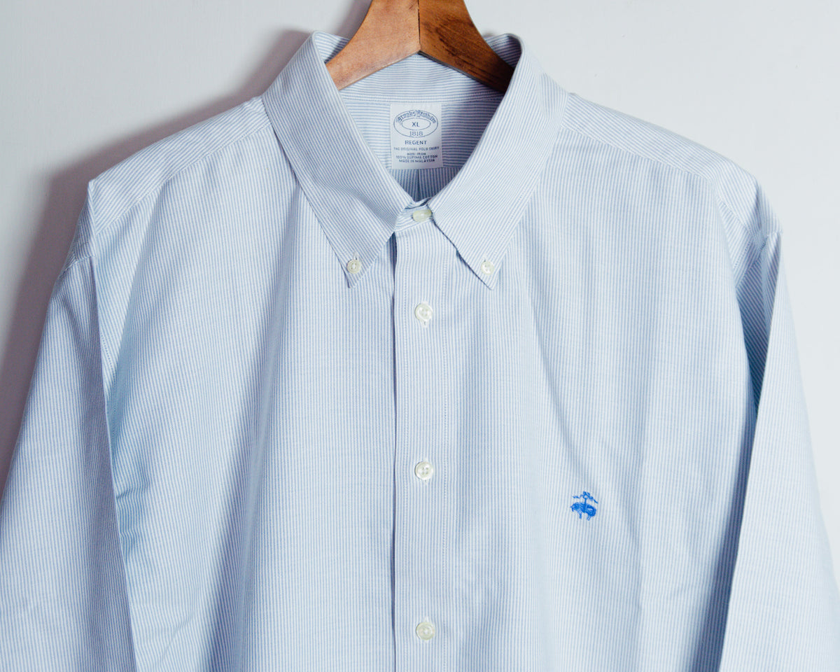 Camisa Brooks Brothers de rayas celestes — Talla XL