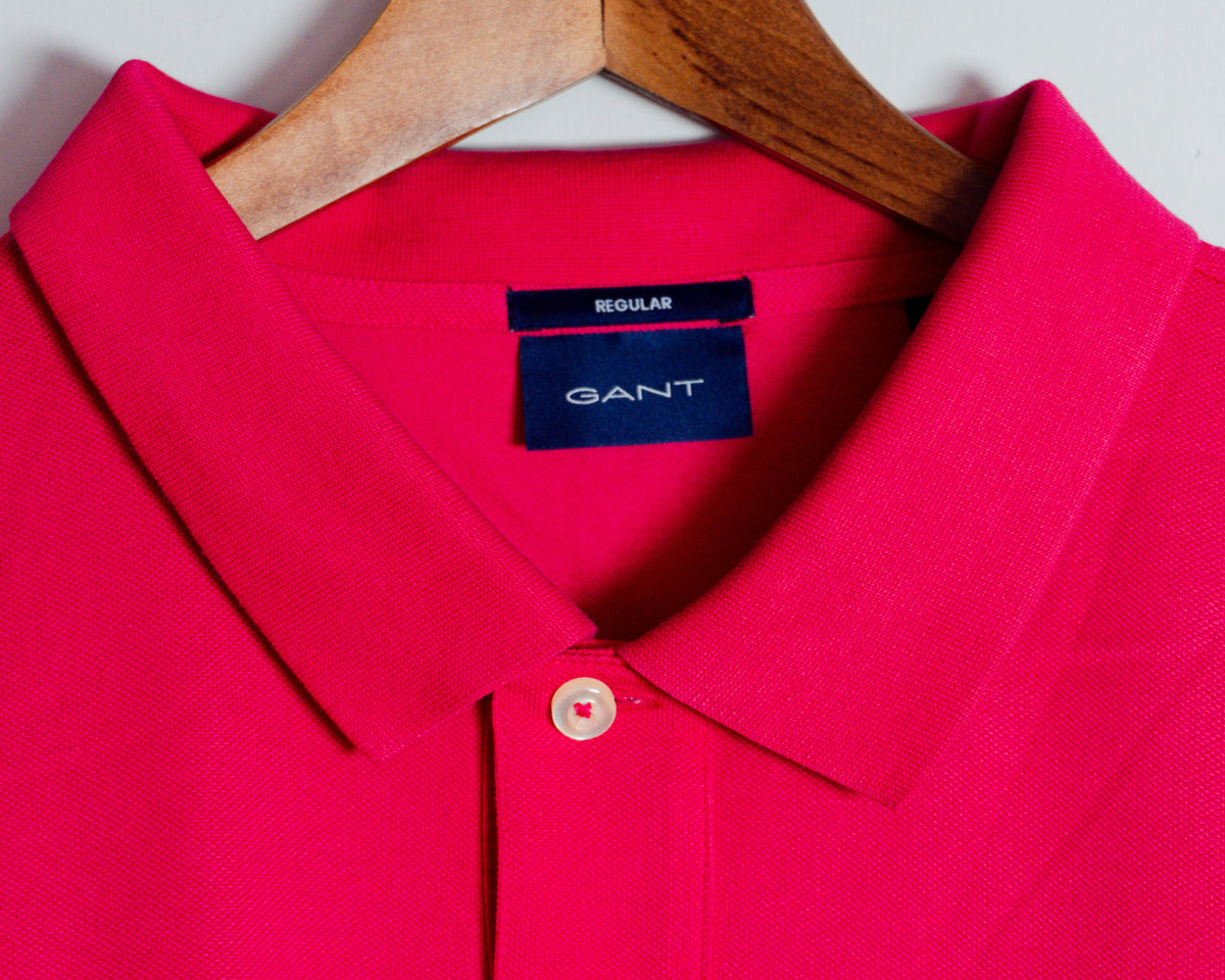 Polera polo GANT rosa con logo — Talla L