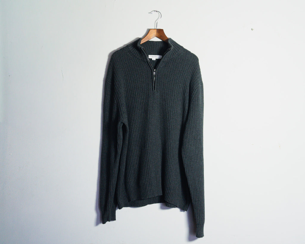 Sweater Calvin Klein gris plomo con cierre al cuello — Talla XL