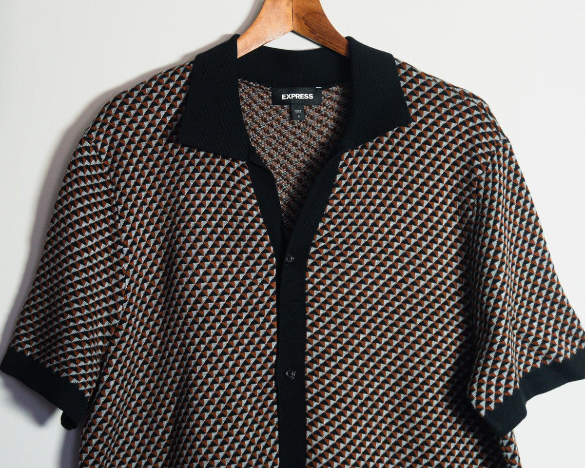 Camisa tejida Express con diseño geométrico — Talla L