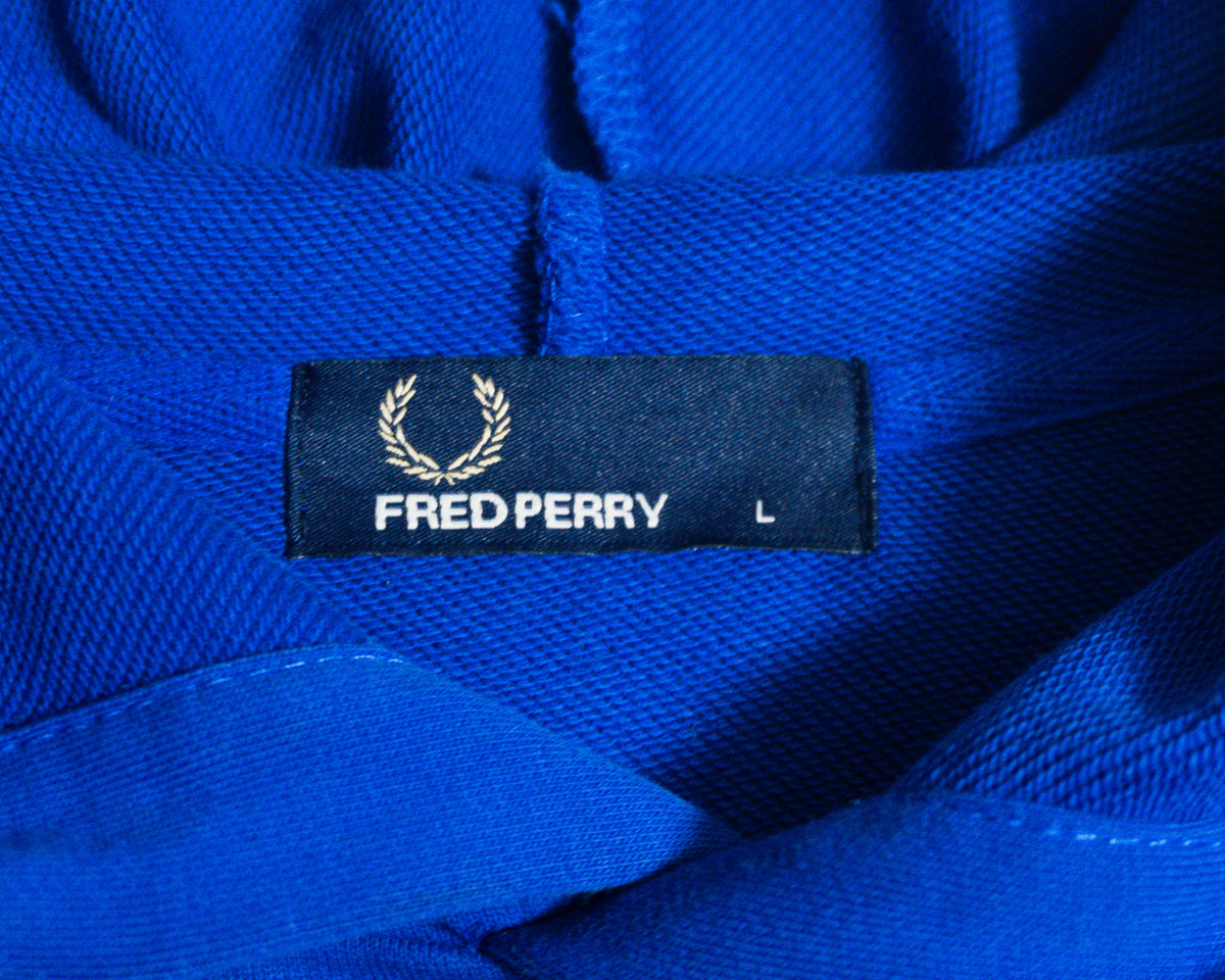 Polerón Fred Perry azul con capucha — Talla L